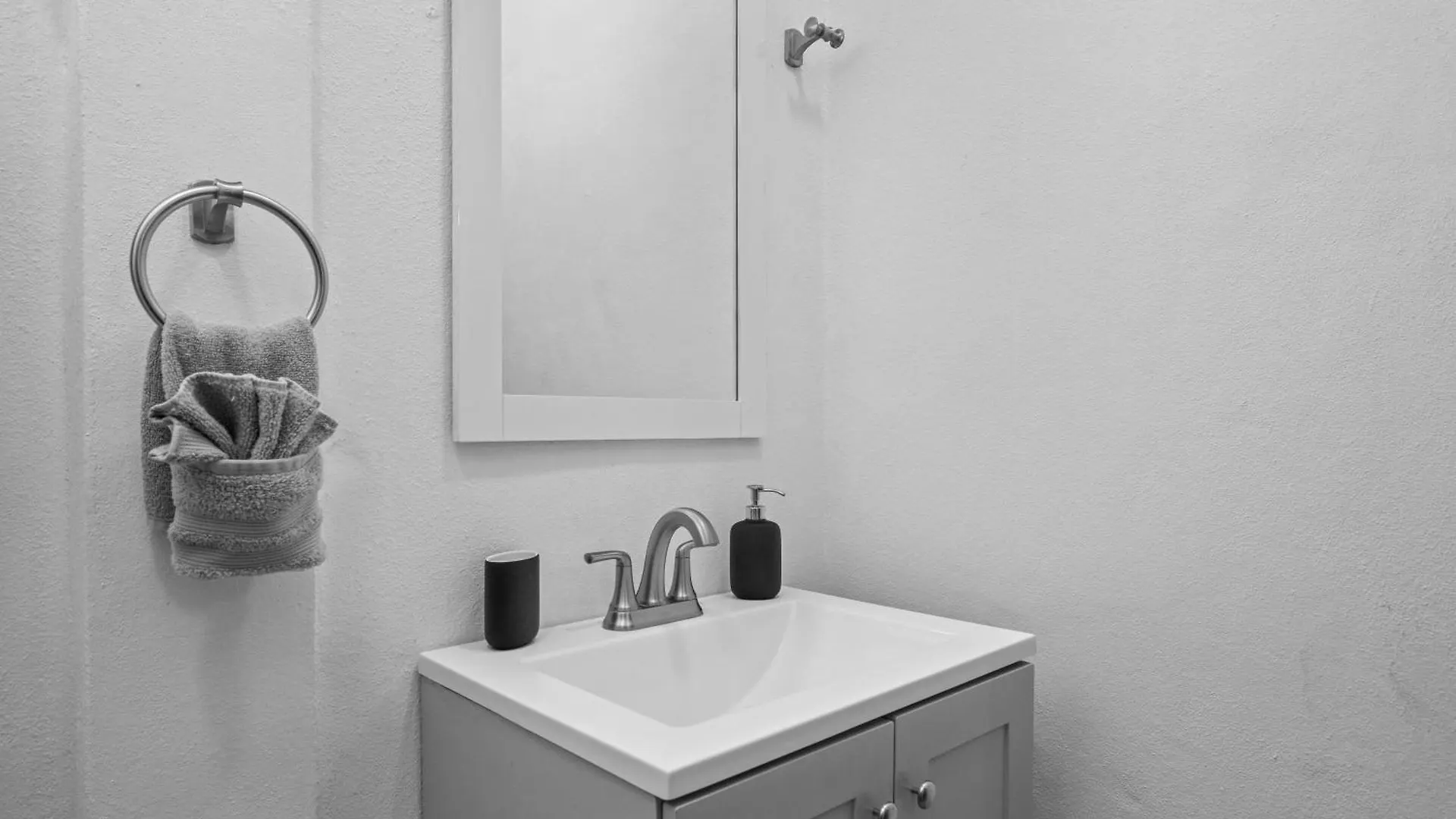 Artistic One-Bedroom Garden Apartment In Sj Mm9 Σαν Χουάν
