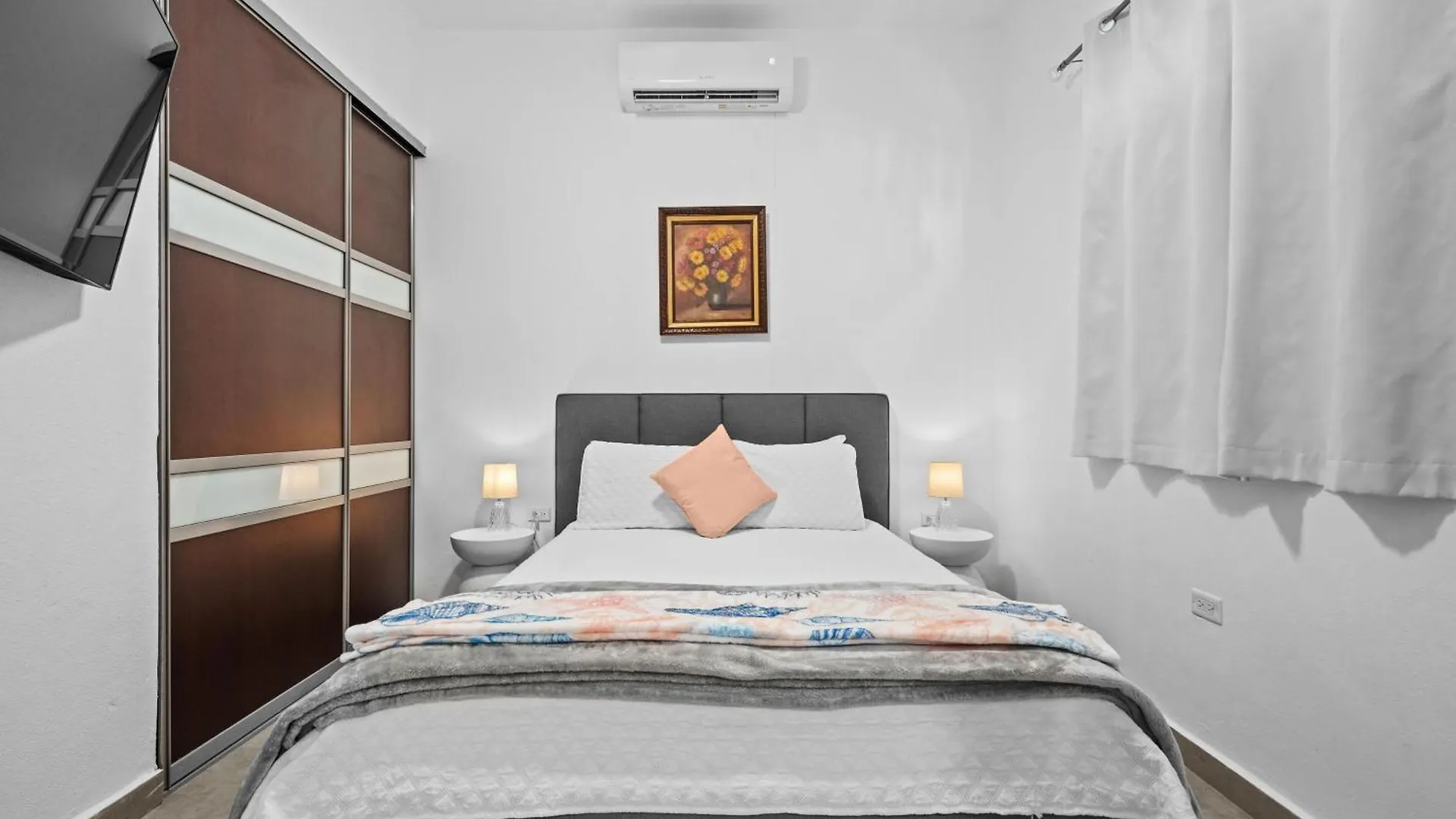 Artistic One-Bedroom Garden Apartment In Sj Mm9 Σαν Χουάν