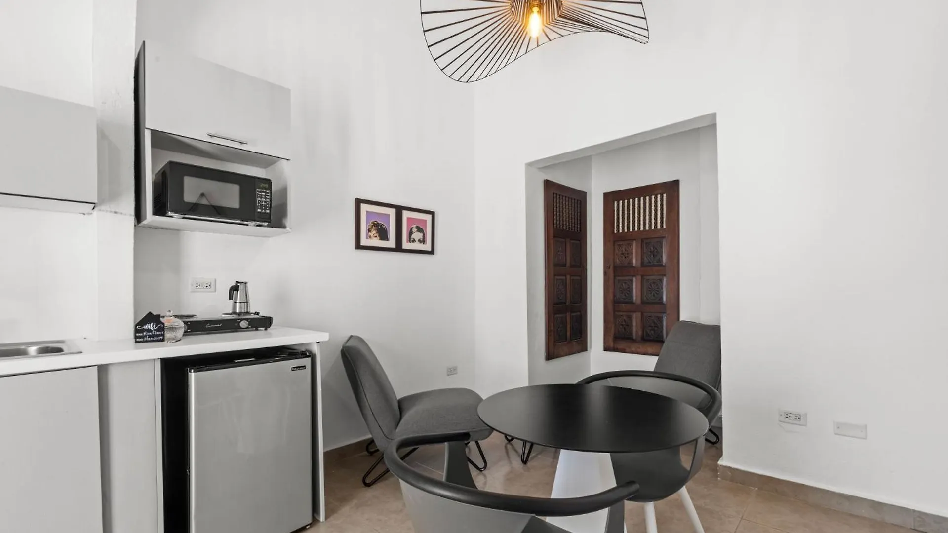 Artistic One-Bedroom Garden Apartment In Sj Mm9 San Juan
