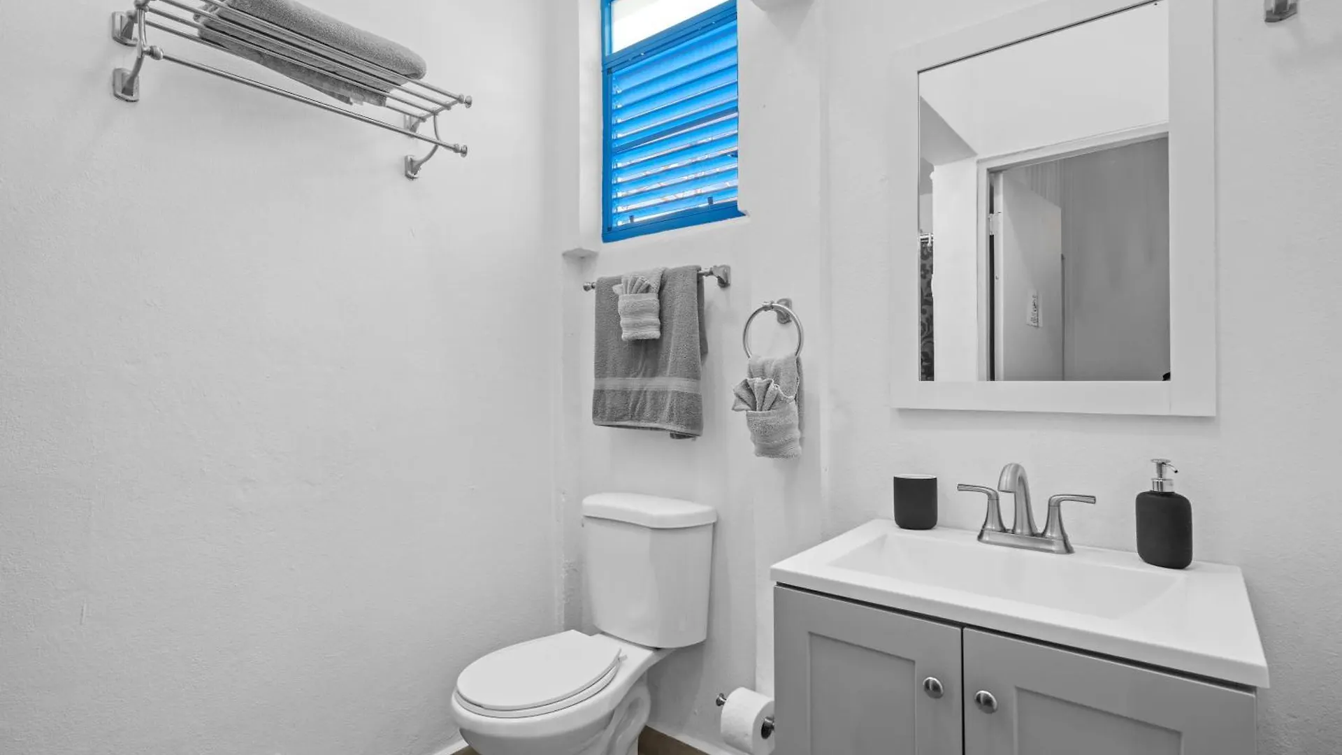 Artistic One-Bedroom Garden Apartment In Sj Mm9 San Juan Portoryko